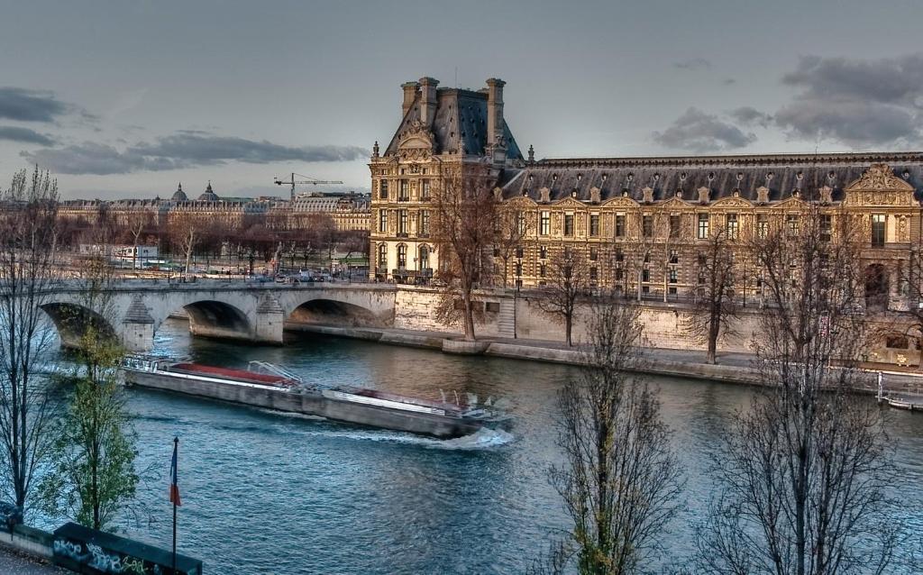 Hotel Du Quai Voltaire Paris Rom bilde